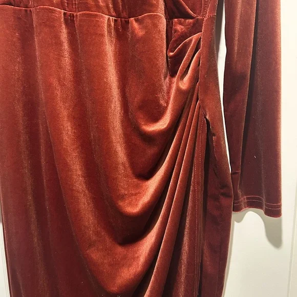 Elegant Velvet Wrap Dress in Rust, size XL - Picture 3 of 5